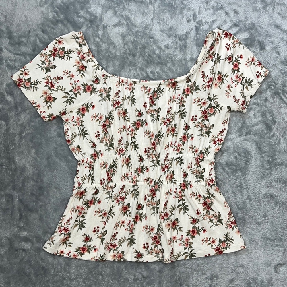 American Eagle Floral Scoop Neck Tee